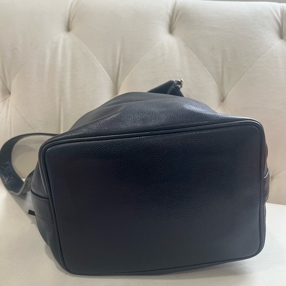 Vintage Chanel Caviar Navy Blue 24k Gold plated hardware Drawstring Bucket Bag - Picture 7 of 14